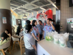 餐高峰时段对网红餐厅、夜市摊点进行突击查抄